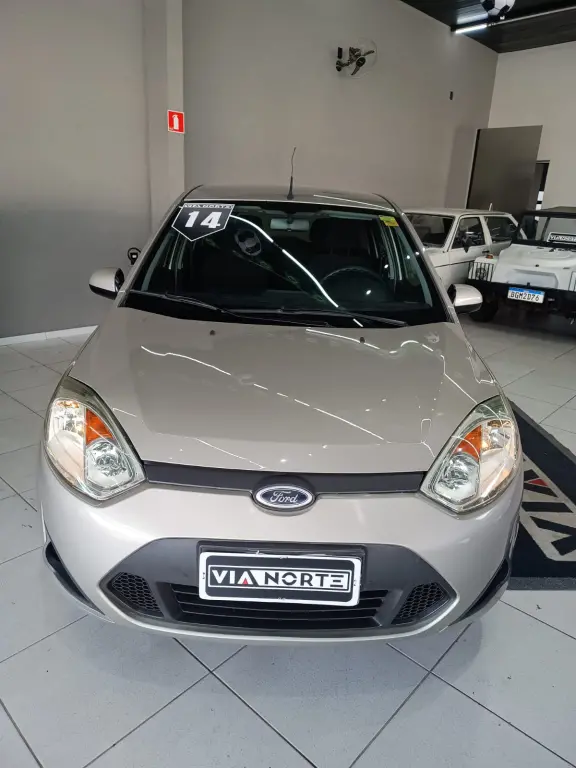 FORD Fiesta Hatch - Foto