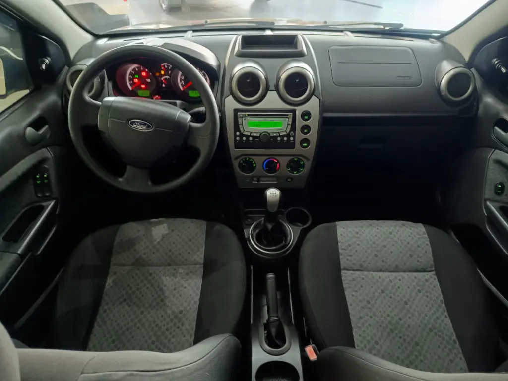 FORD Fiesta Hatch - Foto