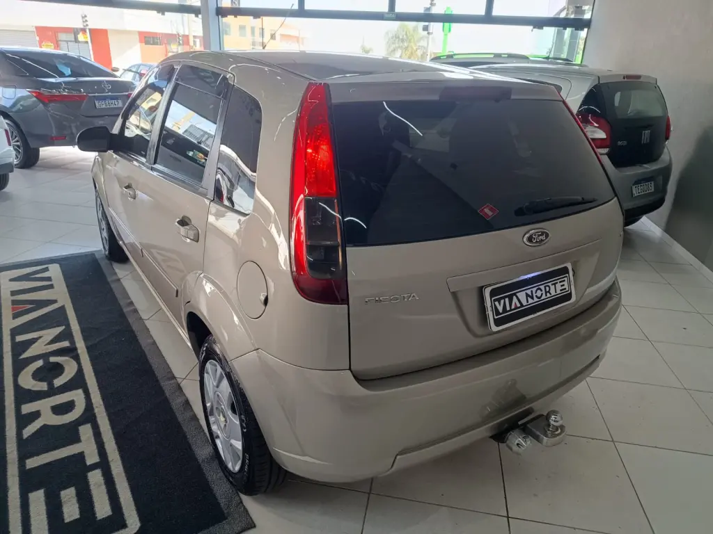 FORD Fiesta Hatch - Foto