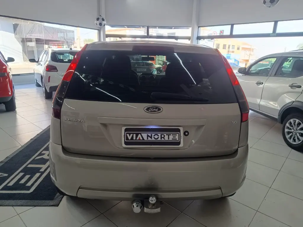 FORD Fiesta Hatch - Foto