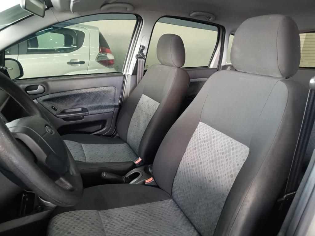 FORD Fiesta Hatch - Foto