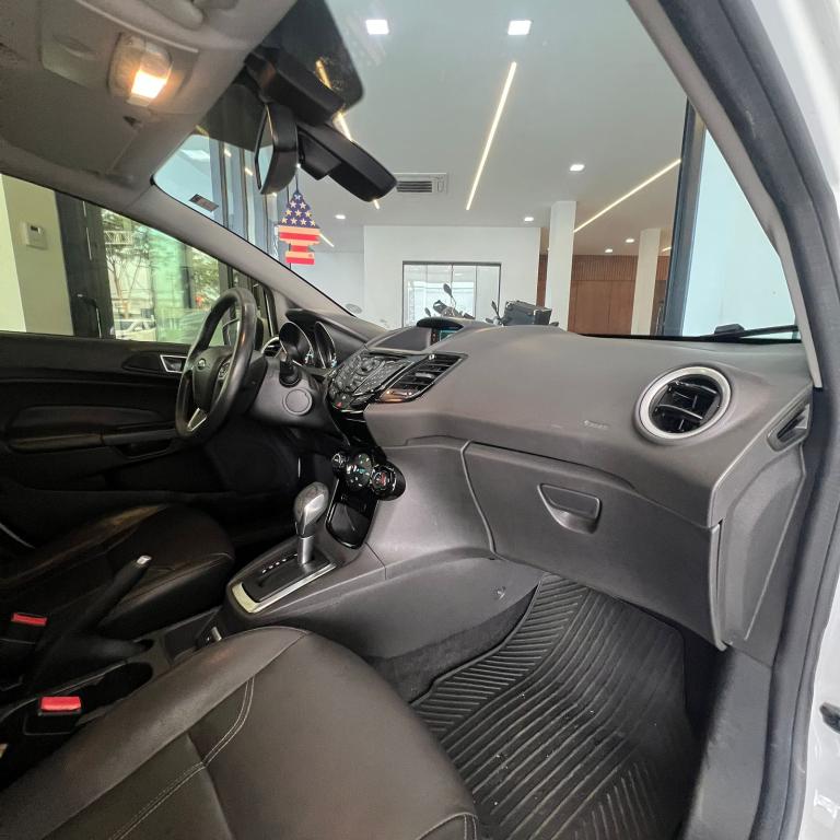 FORD Fiesta Hatch - Foto