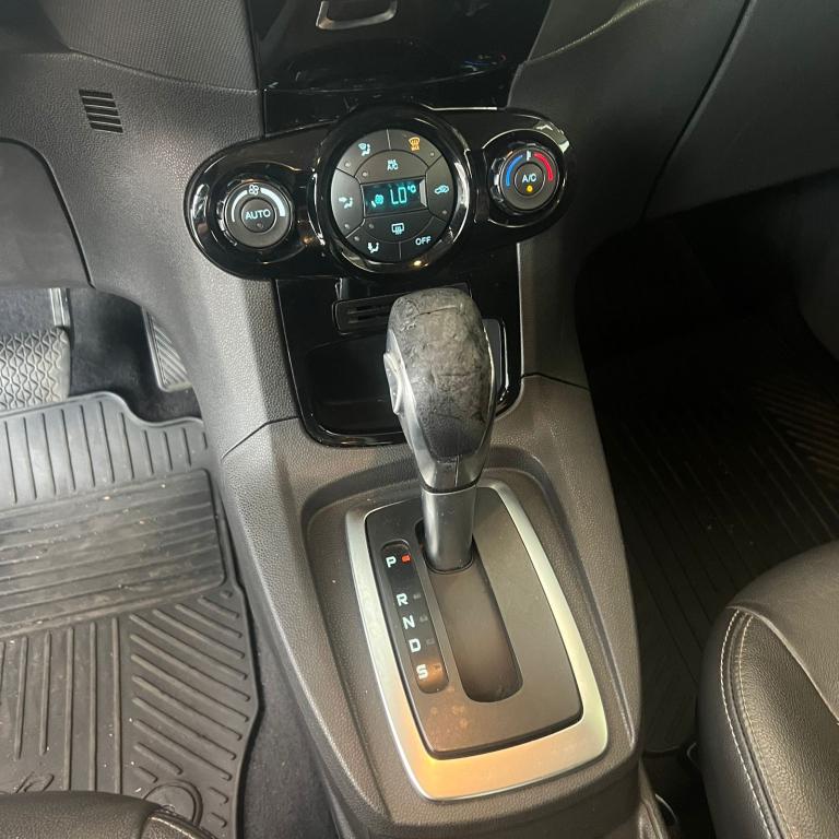 FORD Fiesta Hatch - Foto
