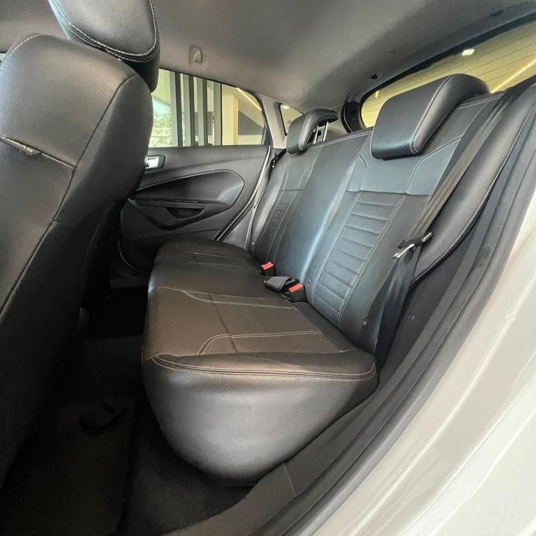 FORD Fiesta Hatch - Foto