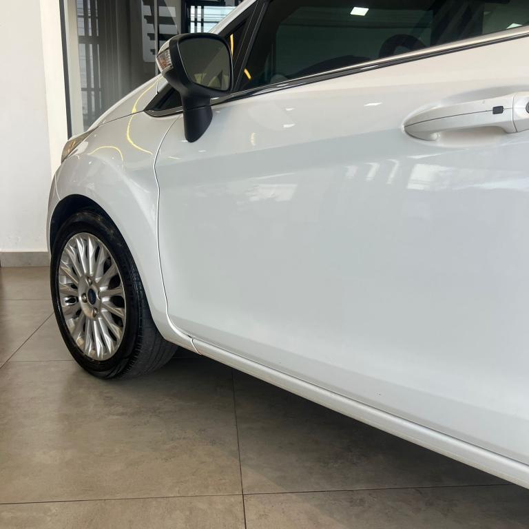 FORD Fiesta Hatch - Foto