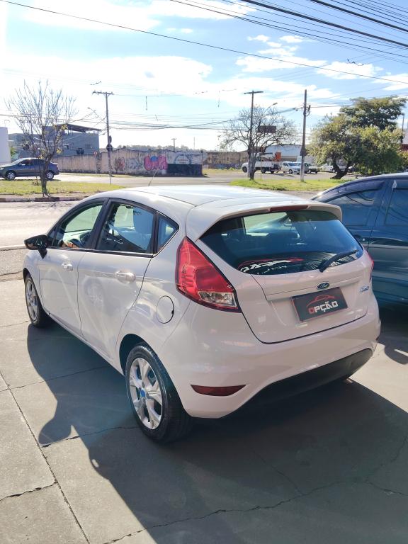 FORD Fiesta Hatch - Foto