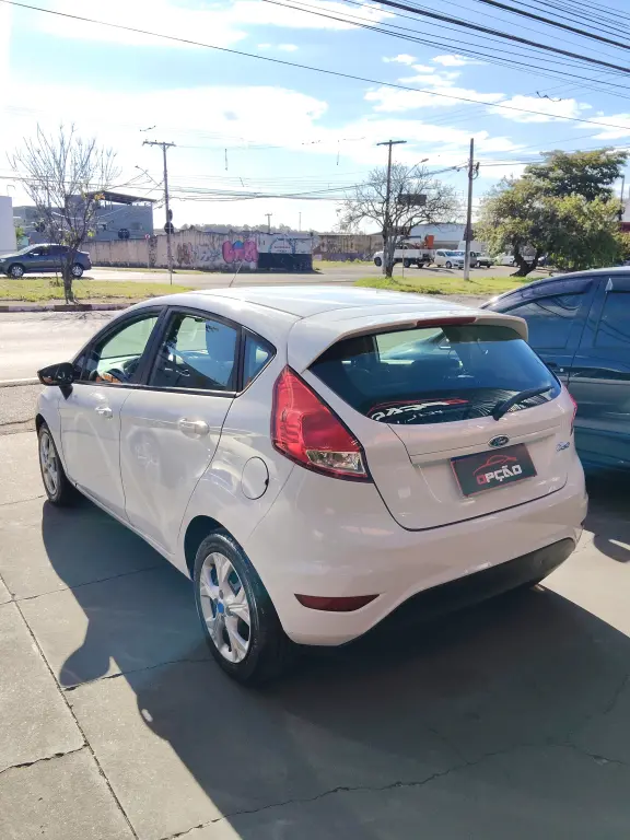 FORD Fiesta Hatch - Foto