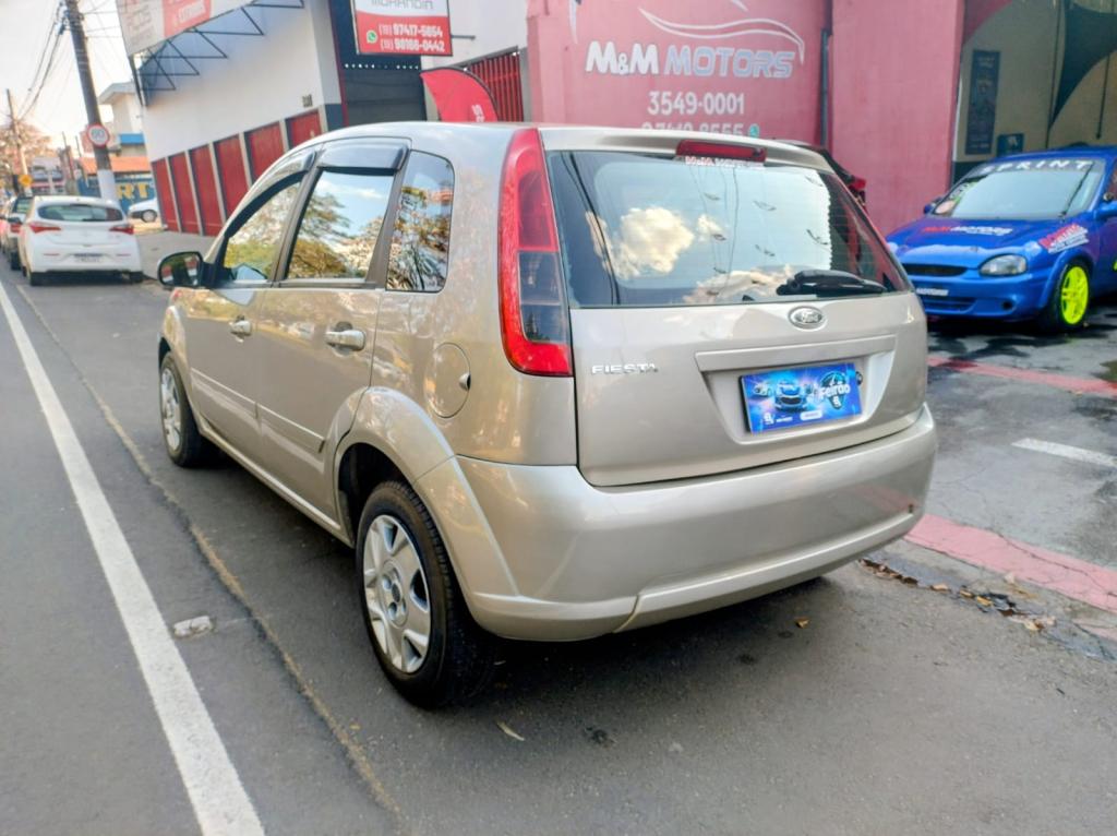 FORD Fiesta Hatch - Foto