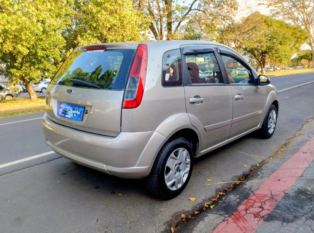 FORD Fiesta Hatch - Foto