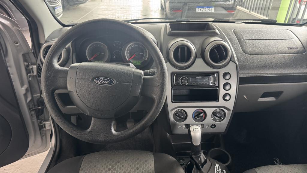 FORD Fiesta Hatch - Foto