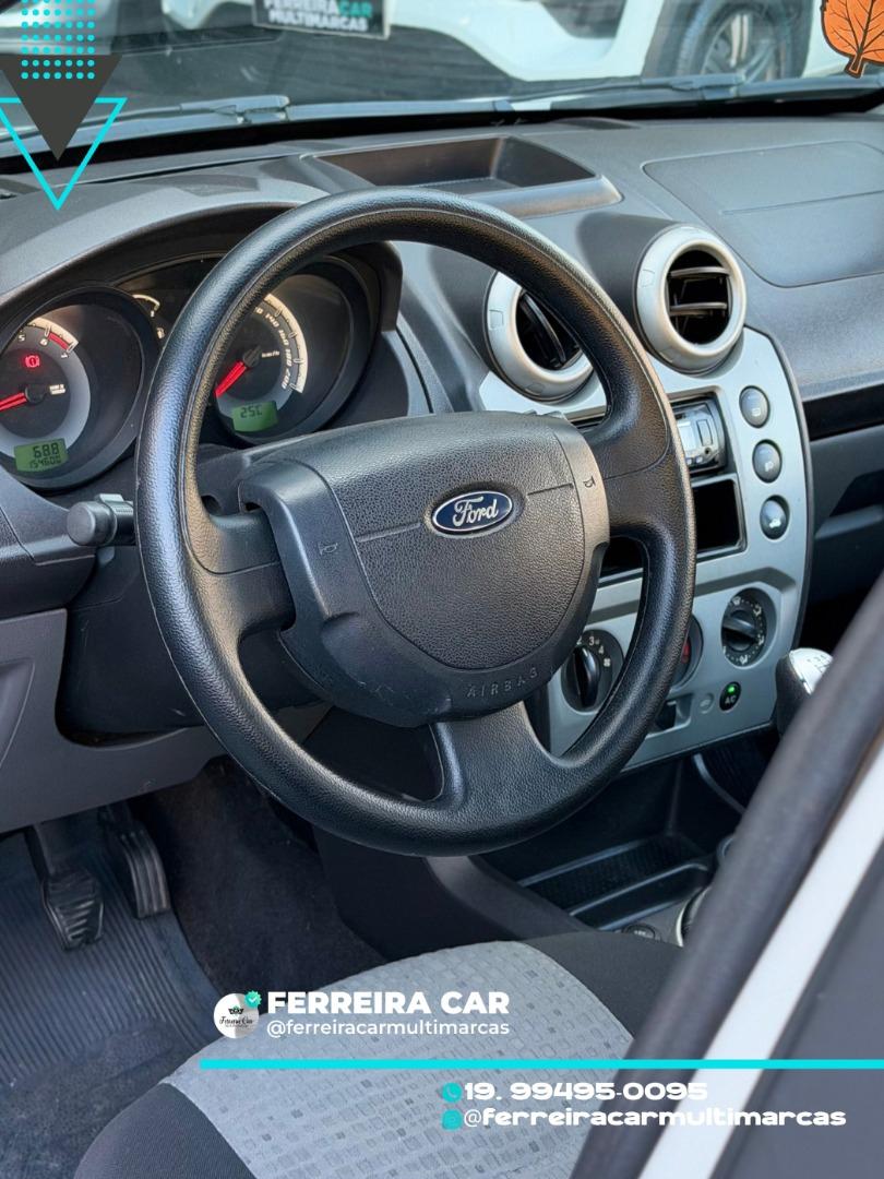 FORD Fiesta Hatch - Foto