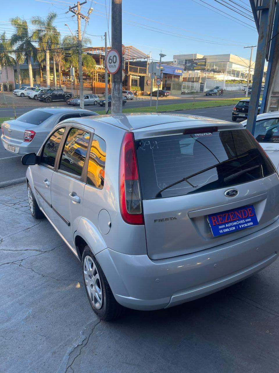FORD Fiesta Hatch - Foto