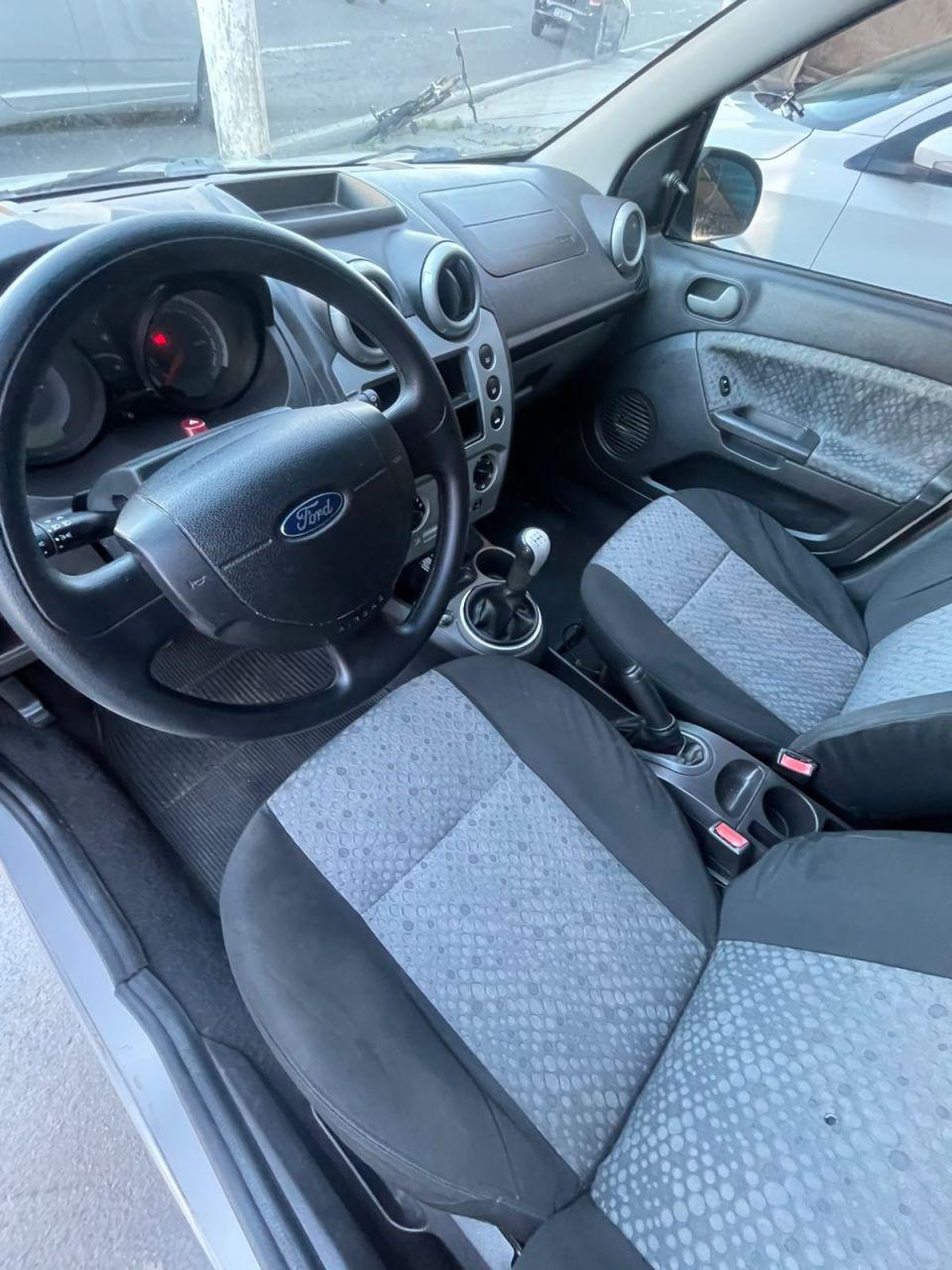 FORD Fiesta Hatch - Foto