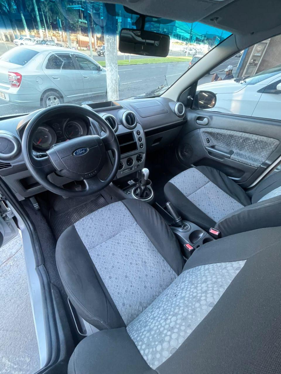 FORD Fiesta Hatch - Foto