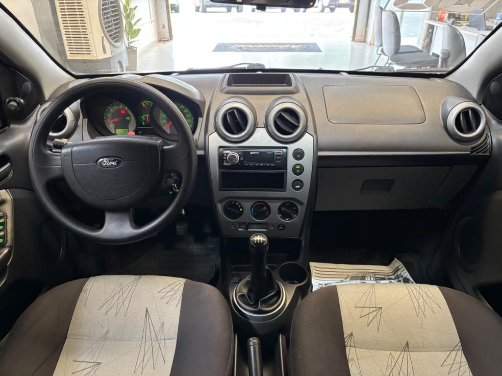 FORD Fiesta Hatch - Foto