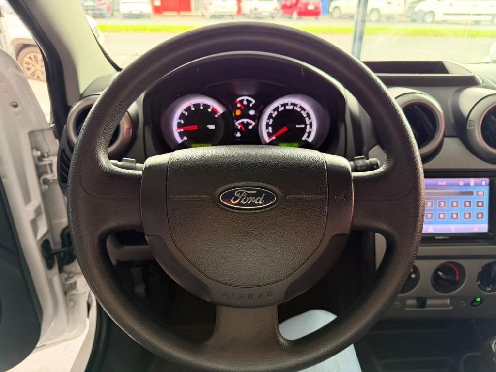FORD Fiesta Hatch - Foto