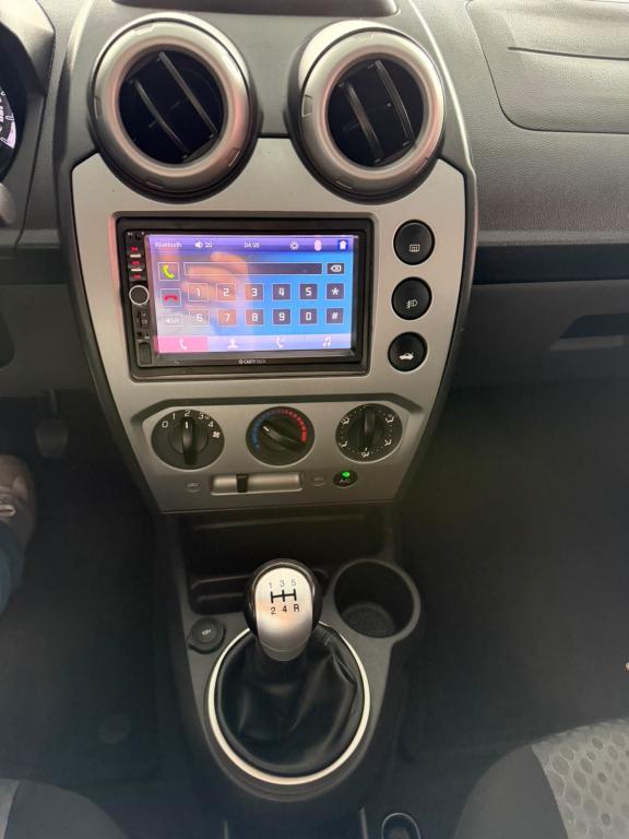 FORD Fiesta Hatch - Foto