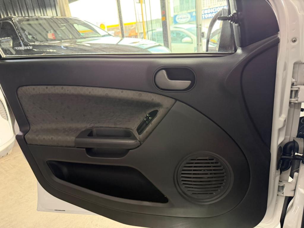 FORD Fiesta Hatch - Foto