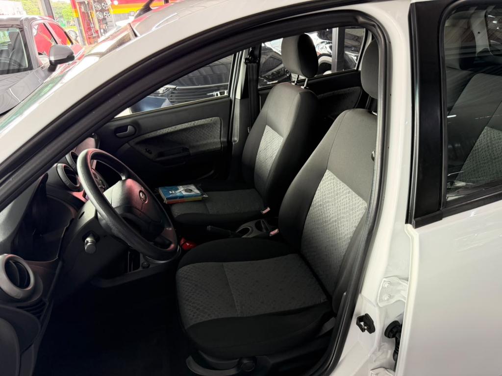 FORD Fiesta Hatch - Foto