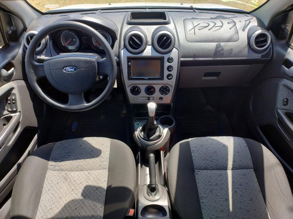 FORD Fiesta Hatch - Foto