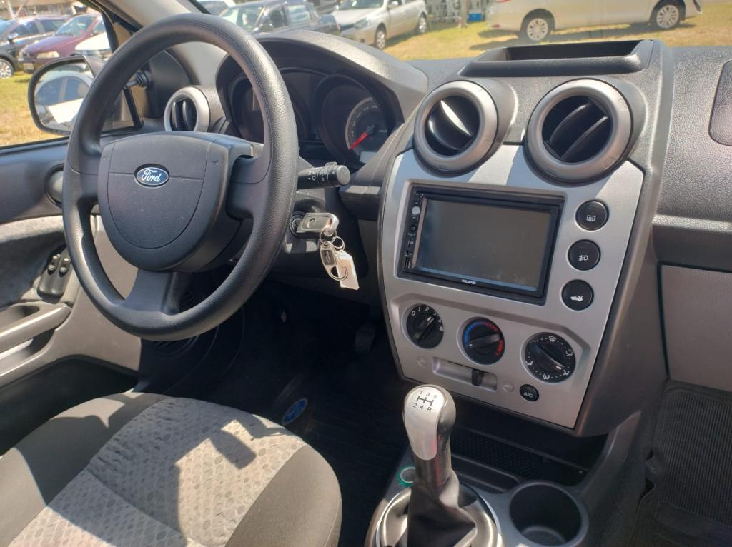 FORD Fiesta Hatch - Foto