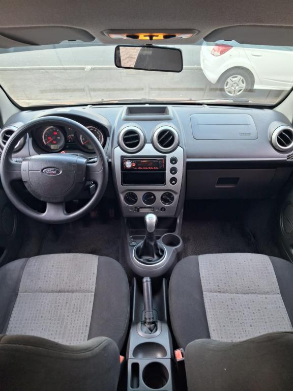FORD Fiesta Sedan - Foto
