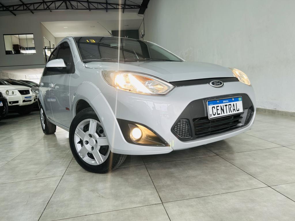 FORD Fiesta Sedan - Foto