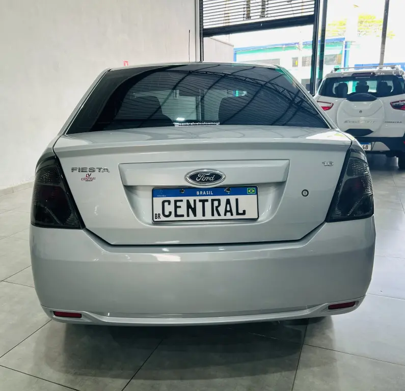 FORD Fiesta Sedan - Foto