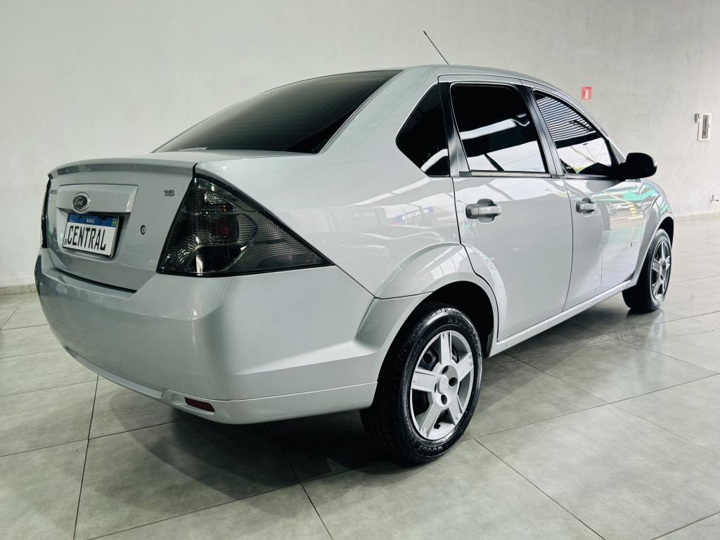 FORD Fiesta Sedan - Foto