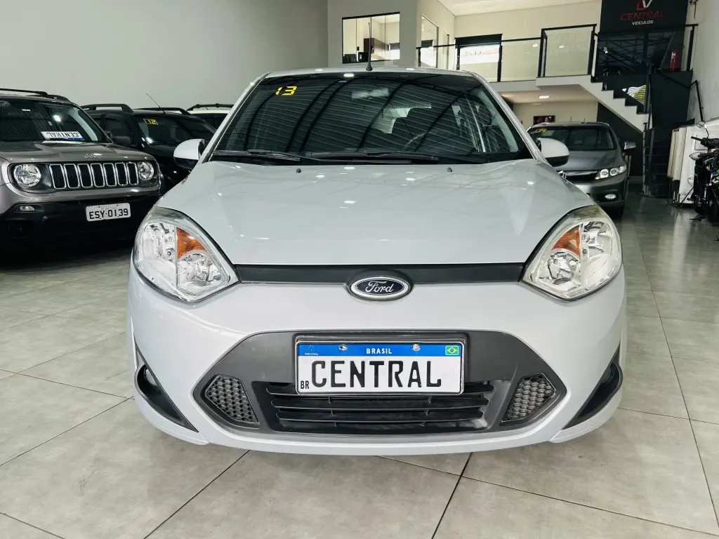 FORD Fiesta Sedan - Foto