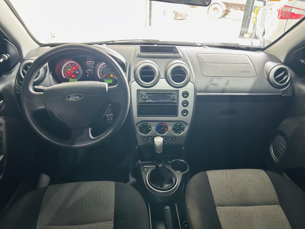 FORD Fiesta Sedan - Foto