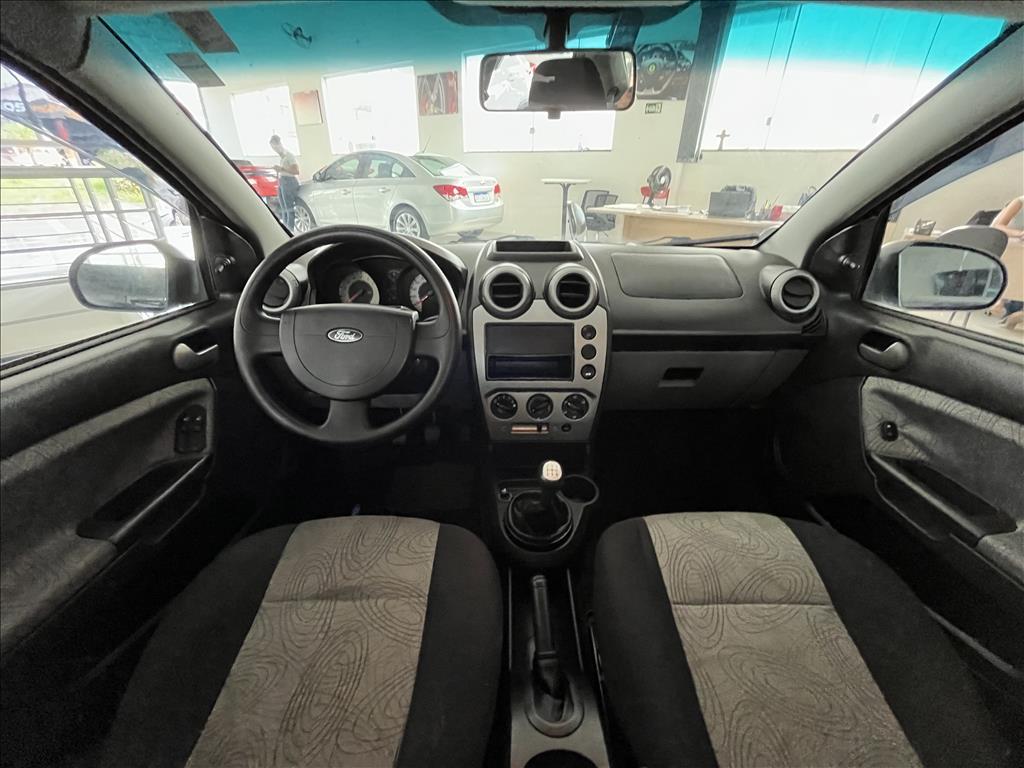 FORD Fiesta Sedan - Foto