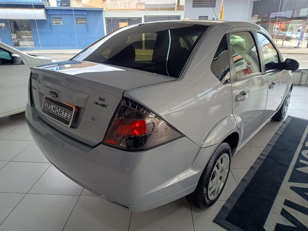 FORD Fiesta Sedan - Foto