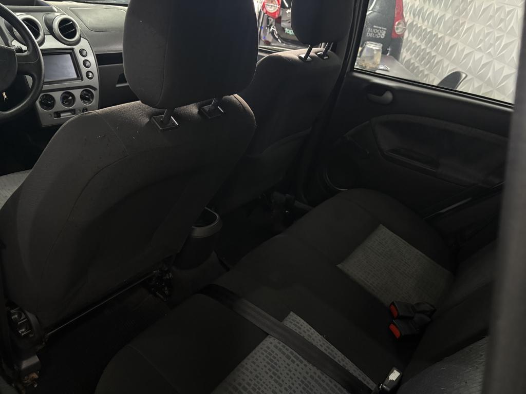 FORD Fiesta Sedan - Foto