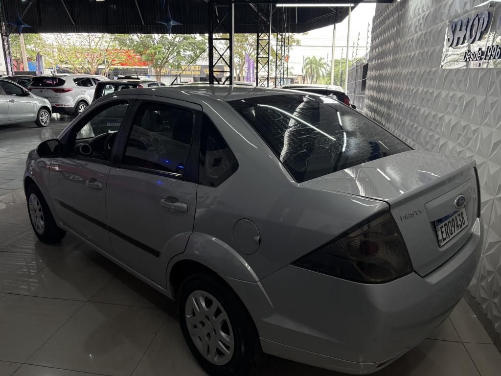 FORD Fiesta Sedan - Foto