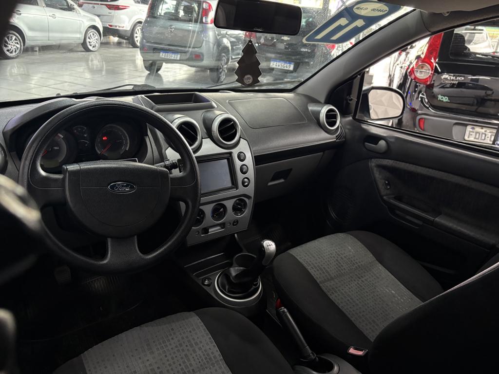 FORD Fiesta Sedan - Foto