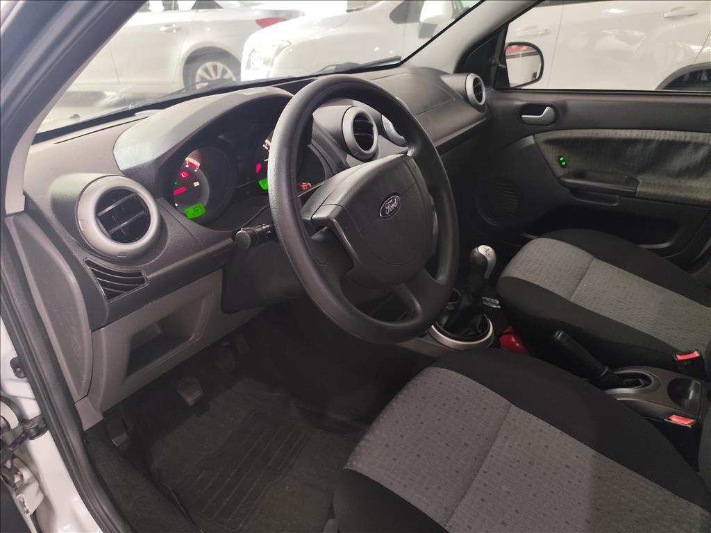 FORD Fiesta Sedan - Foto