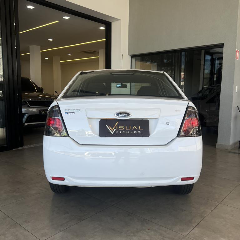 FORD Fiesta Sedan - Foto