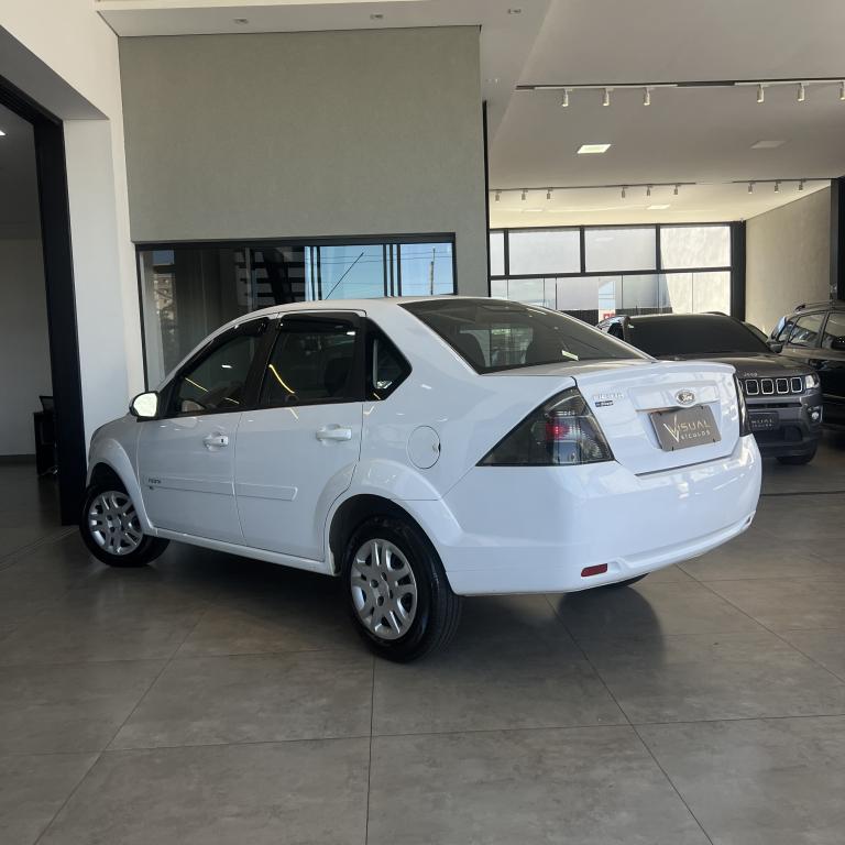 FORD Fiesta Sedan - Foto