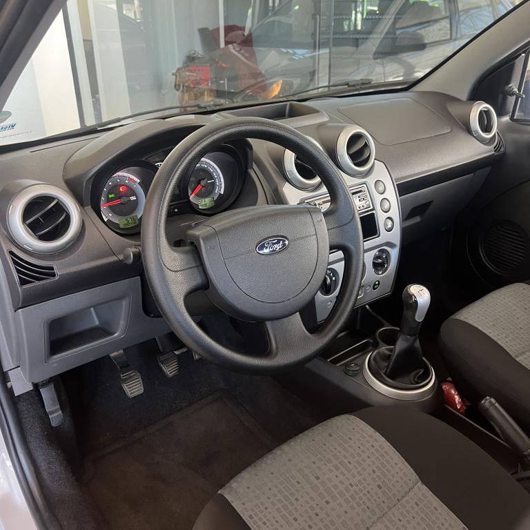 FORD Fiesta Sedan - Foto
