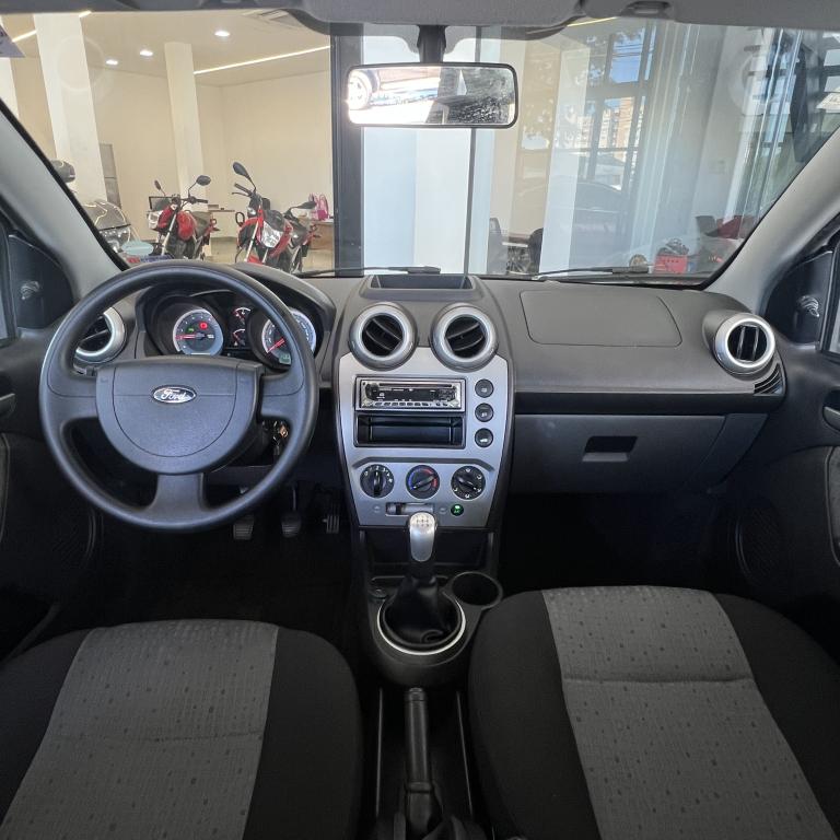 FORD Fiesta Sedan - Foto
