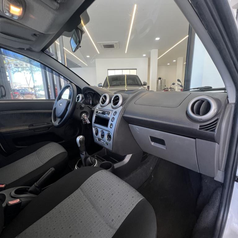 FORD Fiesta Sedan - Foto
