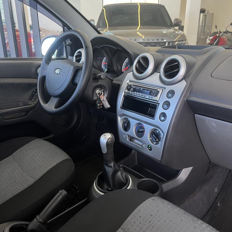 FORD Fiesta Sedan - Foto