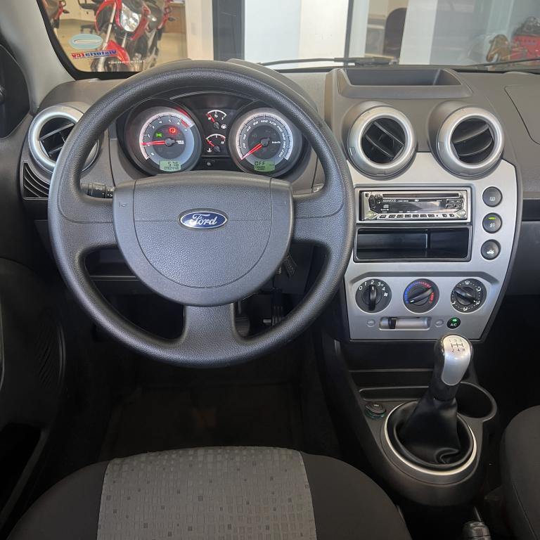FORD Fiesta Sedan - Foto