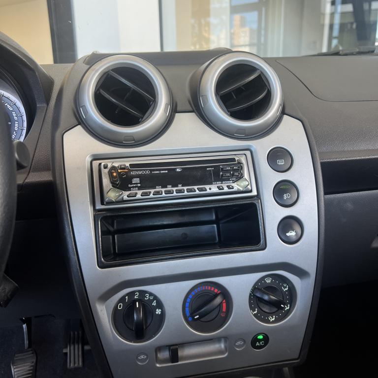 FORD Fiesta Sedan - Foto