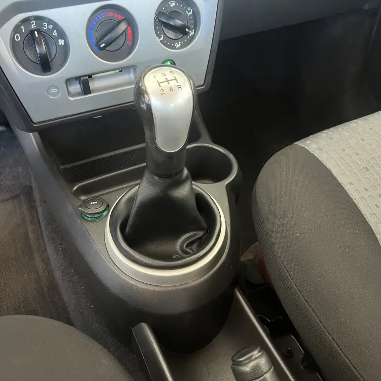 FORD Fiesta Sedan - Foto