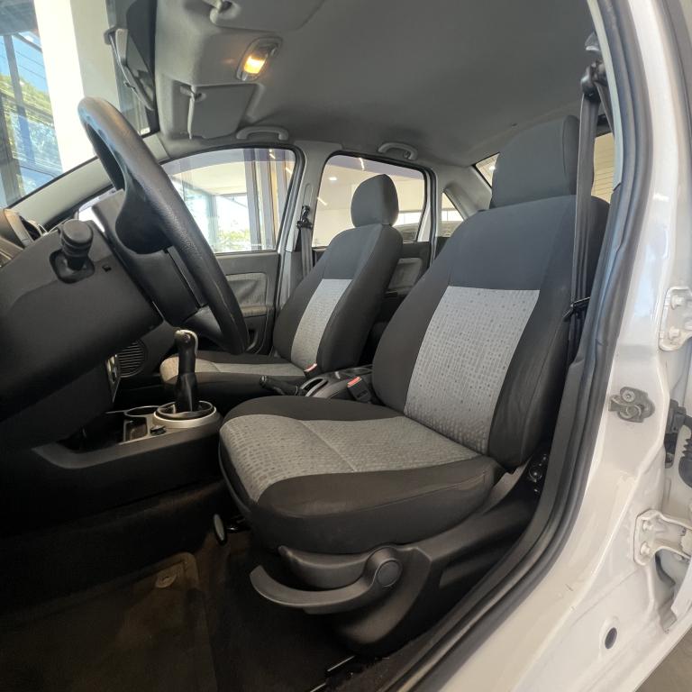 FORD Fiesta Sedan - Foto