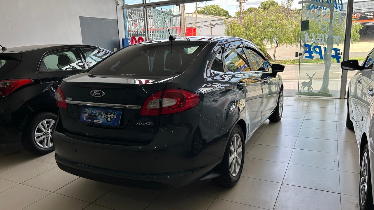 FORD Fiesta Sedan - Foto
