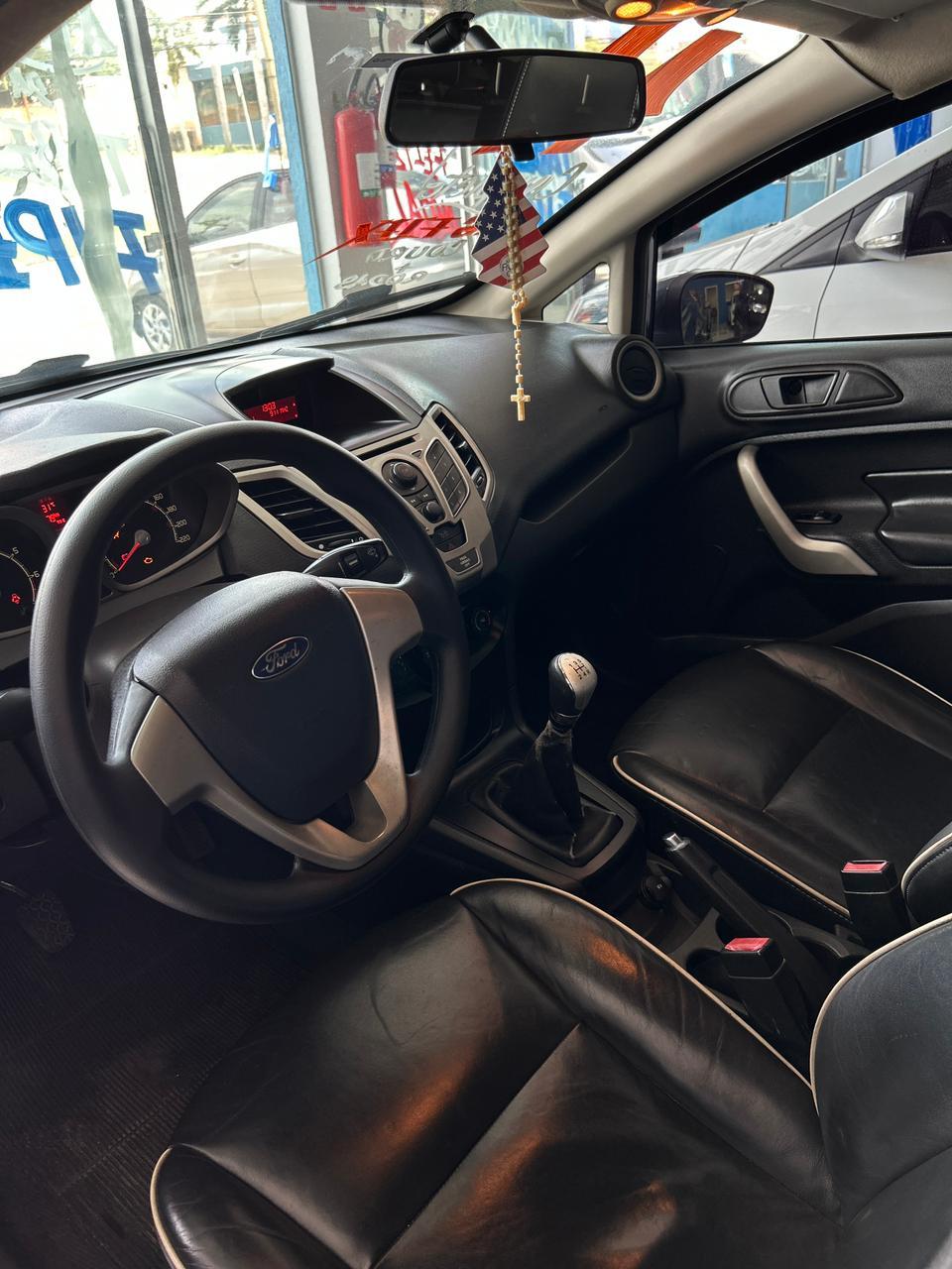 FORD Fiesta Sedan - Foto