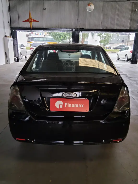 FORD Fiesta Sedan - Foto